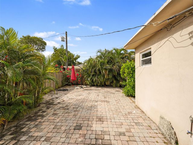 500 NW 120th St, Miami, FL 33168