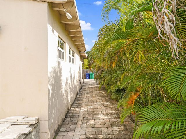 500 NW 120th St, Miami, FL 33168