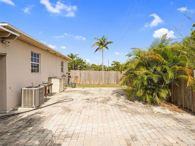 500 NW 120th St, Miami, FL 33168