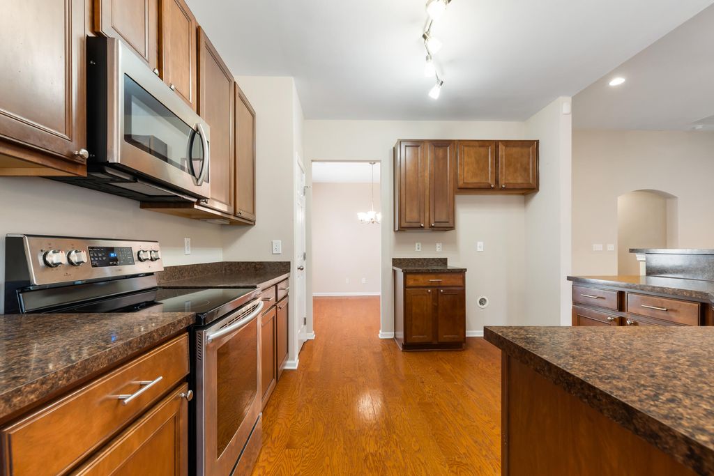 Image 10 of property listing at 5088 Timicuan Way, Summerville, SC 29485