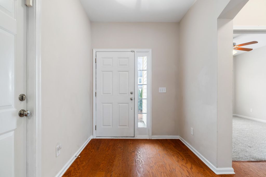 Image 3 of property listing at 5088 Timicuan Way, Summerville, SC 29485