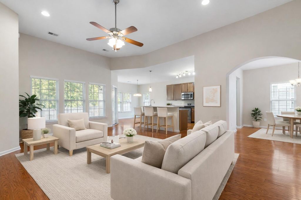 Image 5 of property listing at 5088 Timicuan Way, Summerville, SC 29485