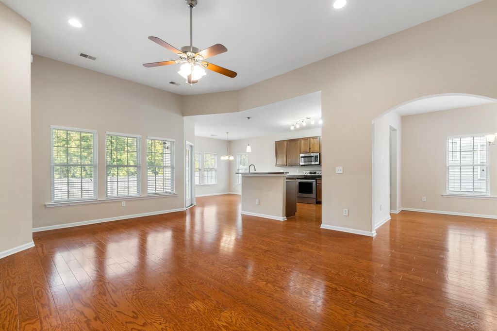 Image 6 of property listing at 5088 Timicuan Way, Summerville, SC 29485