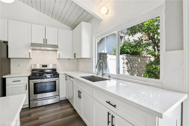 5 Poinsettia, Irvine, CA 92604