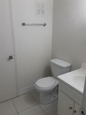 3675 W 11th Ave 216, Hialeah, FL 33012