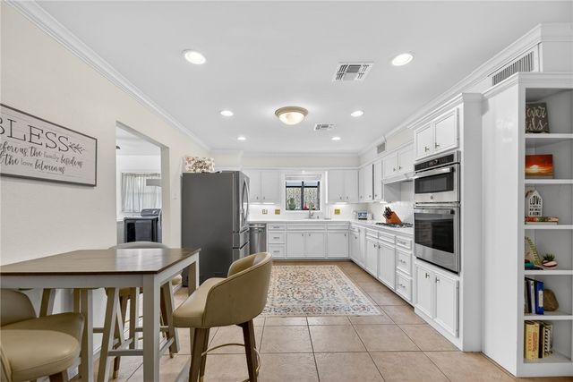 609 Peerman Pl, Corpus Christi, TX 78411