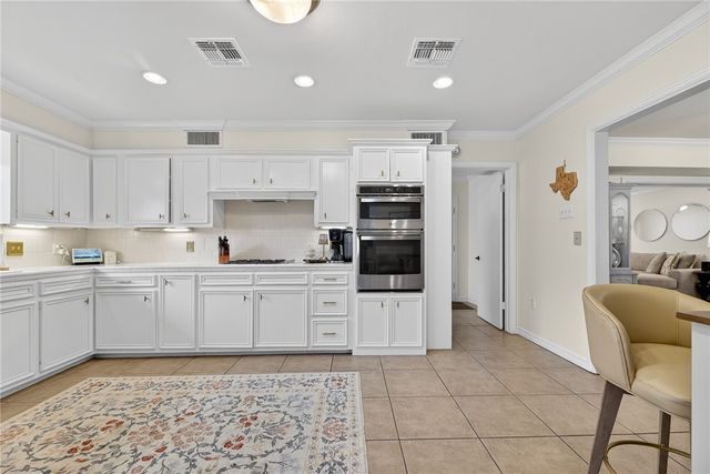 609 Peerman Pl, Corpus Christi, TX 78411