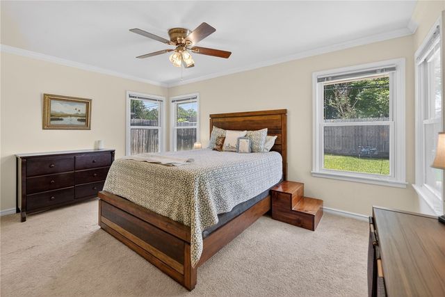 609 Peerman Pl, Corpus Christi, TX 78411