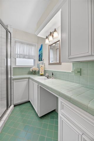 609 Peerman Pl, Corpus Christi, TX 78411