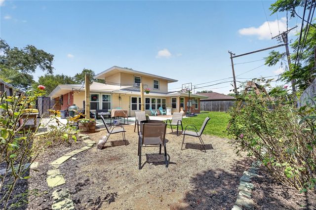 609 Peerman Pl, Corpus Christi, TX 78411