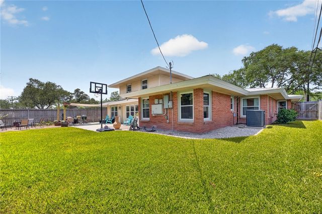 609 Peerman Pl, Corpus Christi, TX 78411