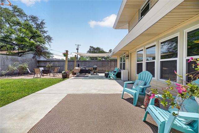 609 Peerman Pl, Corpus Christi, TX 78411