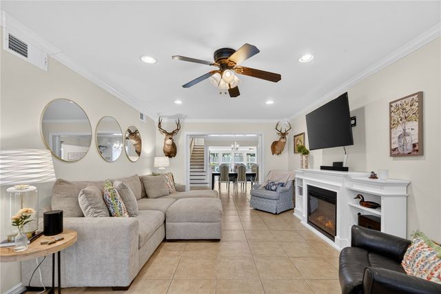 609 Peerman Pl, Corpus Christi, TX 78411
