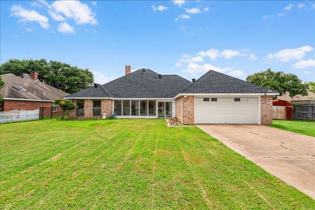 1408 Frenchmans Drive, Desoto, TX 75115