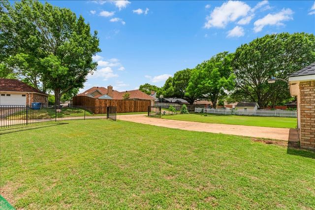 1408 Frenchmans Drive, Desoto, TX 75115