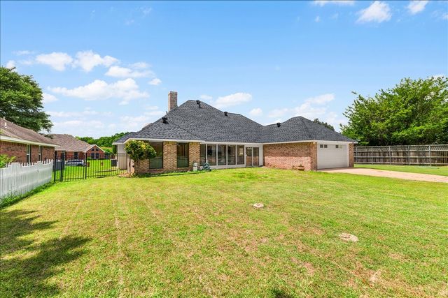 1408 Frenchmans Drive, Desoto, TX 75115