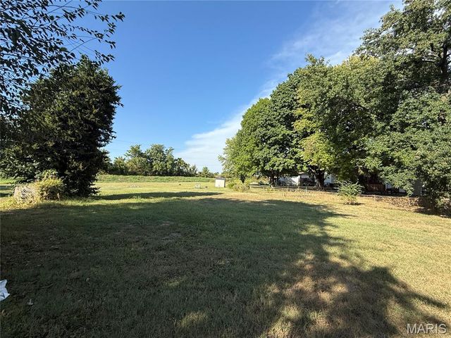 225 W 2nd Street, Cahokia, IL 62206