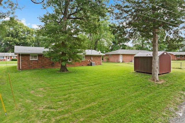 34 Fenwood Drive, Belleville, IL 62220