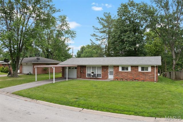 34 Fenwood Drive, Belleville, IL 62220