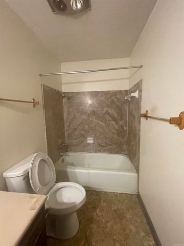 55 FALLING CREEK DR, North Little Rock, AR 72114