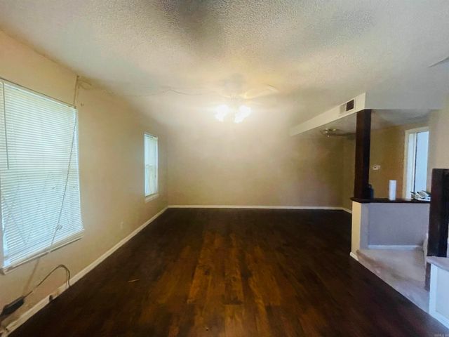 55 FALLING CREEK DR, North Little Rock, AR 72114