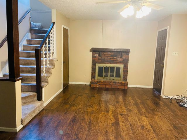 55 FALLING CREEK DR, North Little Rock, AR 72114