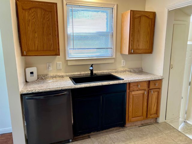 20313 Schoenherr Street, Detroit, MI 48205