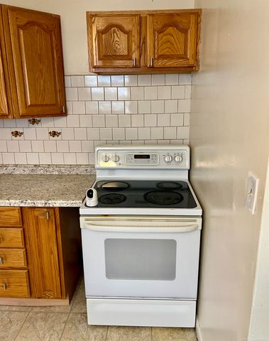 20313 Schoenherr Street, Detroit, MI 48205