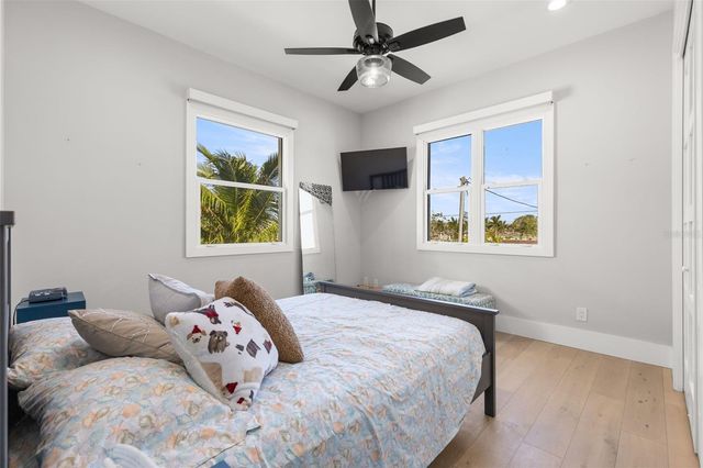 7966 1ST AVENUE S, St Petersburg, FL 33707