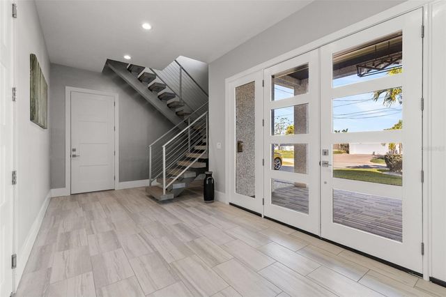 7966 1ST AVENUE S, St Petersburg, FL 33707