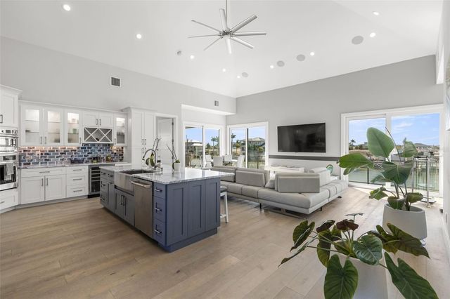 7966 1ST AVENUE S, St Petersburg, FL 33707