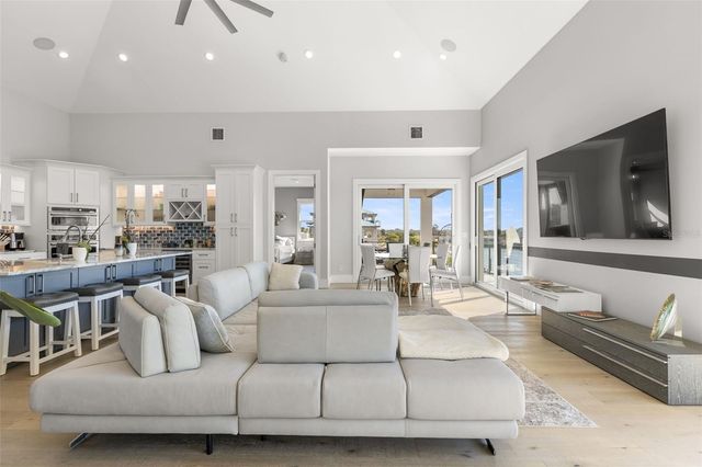 7966 1ST AVENUE S, St Petersburg, FL 33707