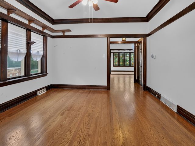 626 N Taylor Avenue, Oak Park, IL 60302