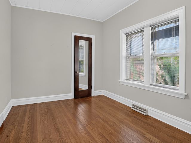 626 N Taylor Avenue, Oak Park, IL 60302
