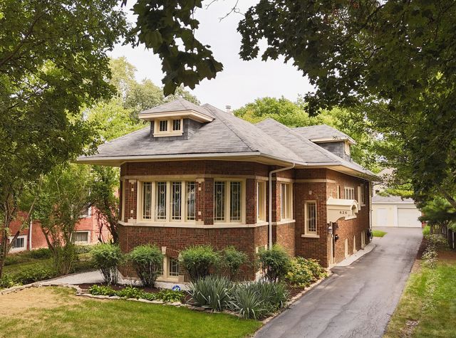 626 N Taylor Avenue, Oak Park, IL 60302
