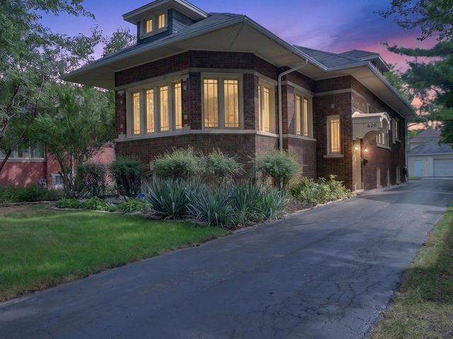 626 N Taylor Avenue, Oak Park, IL 60302