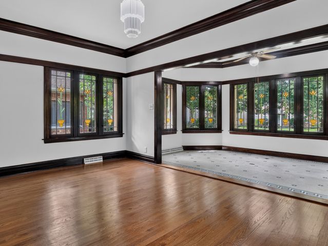 626 N Taylor Avenue, Oak Park, IL 60302