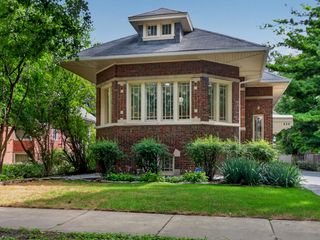 626 N Taylor Avenue, Oak Park, IL 60302