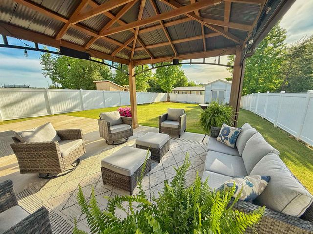 1011 Minocqua Rd, Spartanburg, SC 29303