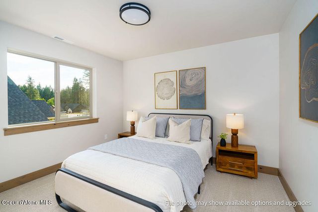 963 E STEEPLE CHASE RD, Hayden, ID 83835