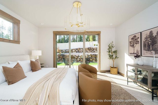 963 E STEEPLE CHASE RD, Hayden, ID 83835