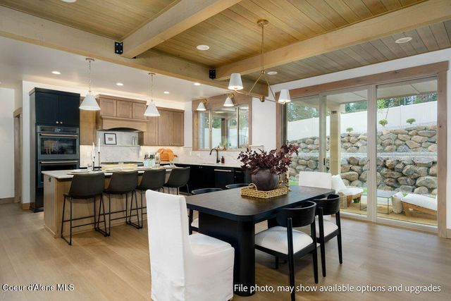 963 E STEEPLE CHASE RD, Hayden, ID 83835