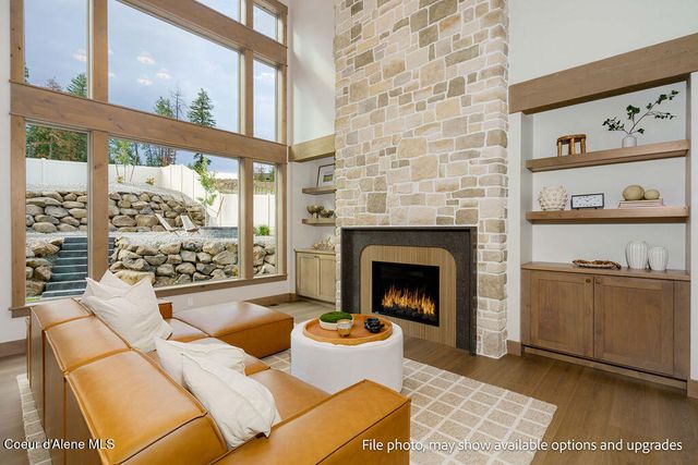 963 E STEEPLE CHASE RD, Hayden, ID 83835