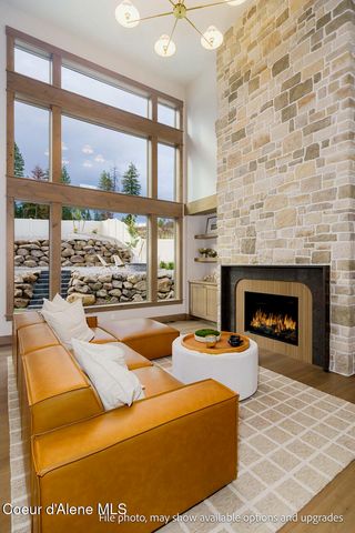 963 E STEEPLE CHASE RD, Hayden, ID 83835