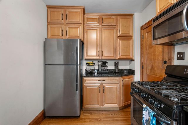 100 W 40th Street, Minneapolis, MN 55409