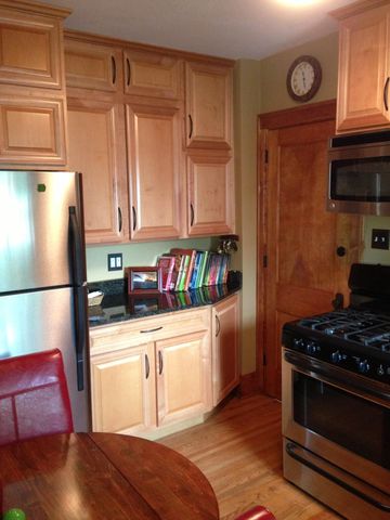 100 W 40th Street, Minneapolis, MN 55409