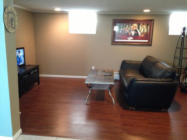 100 W 40th Street, Minneapolis, MN 55409