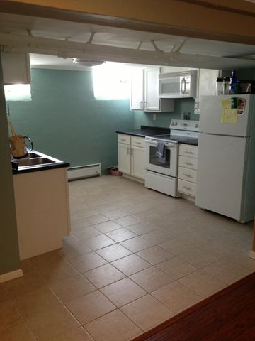 100 W 40th Street, Minneapolis, MN 55409