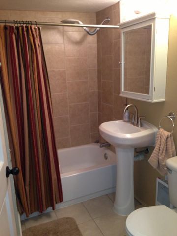 100 W 40th Street, Minneapolis, MN 55409