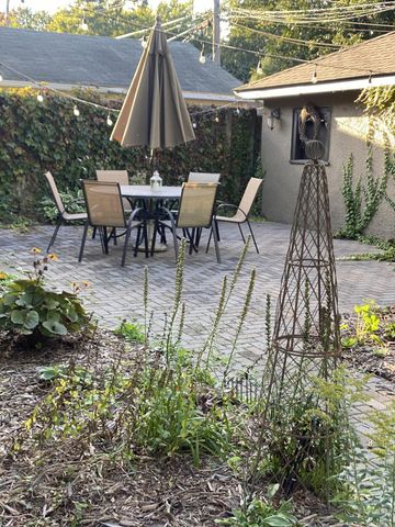 100 W 40th Street, Minneapolis, MN 55409